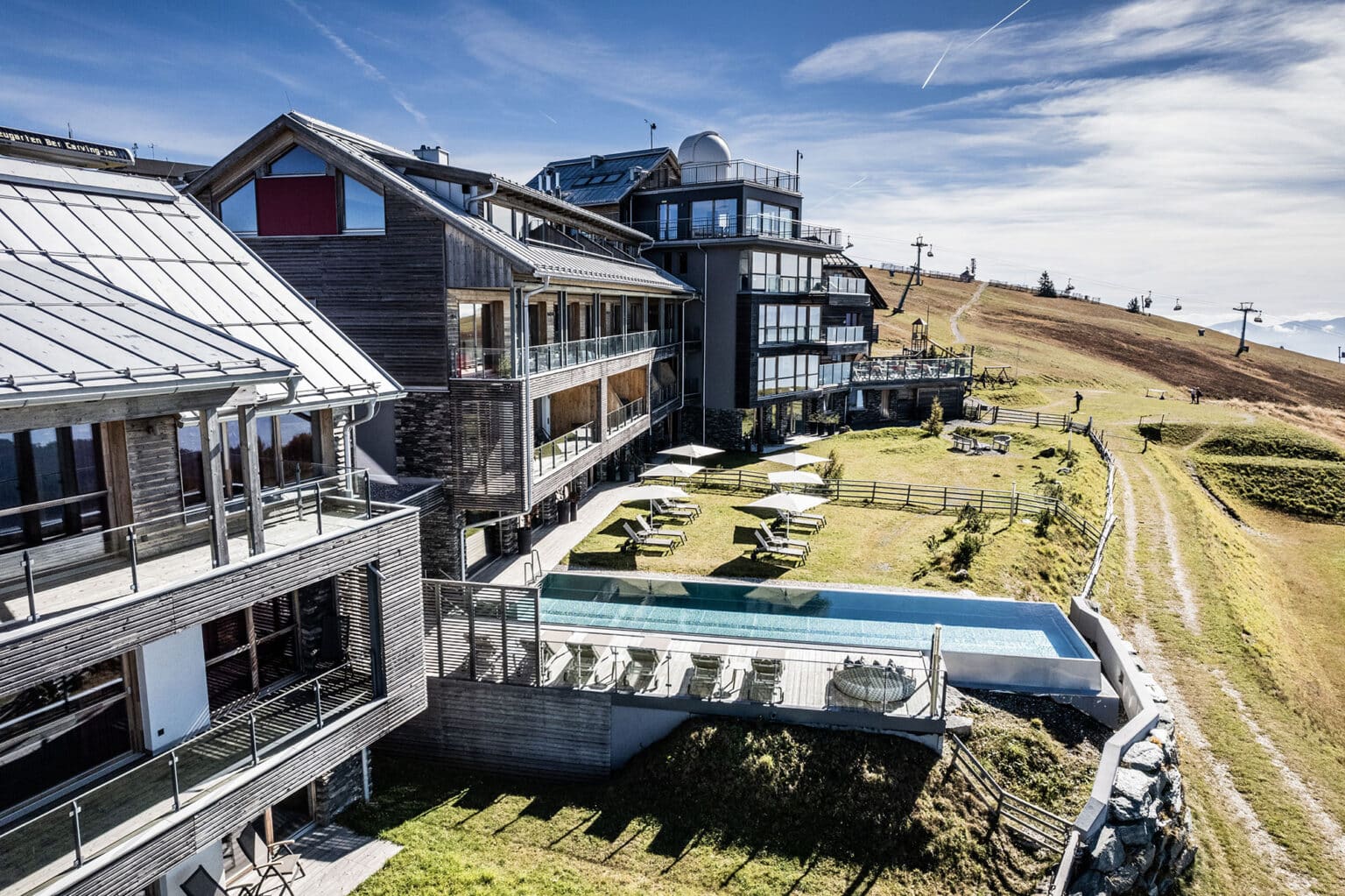 Sommer-Hotel-Pool-Lift---©-Pacheiner